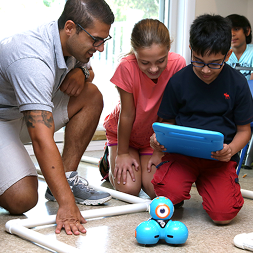 Dash & Dot: Robots helping kids learn to code 